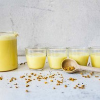 Photo golden milk with turmeric 4