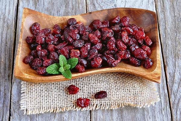 The benefits and harms of dried cranberries