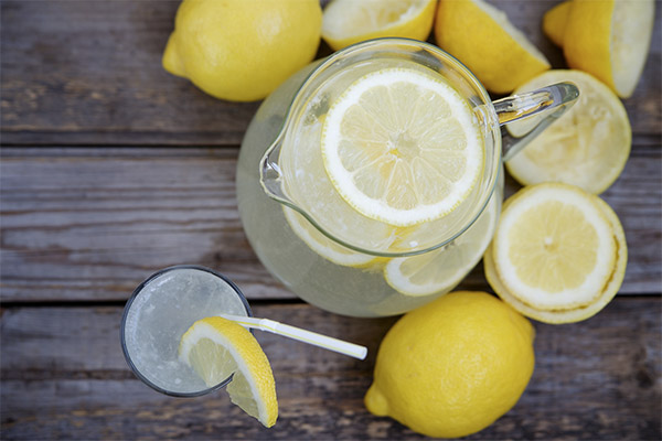 The benefits and harms of water with lemon on an empty stomach