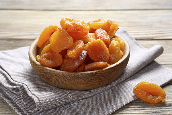 How to choose and where to store dried apricots