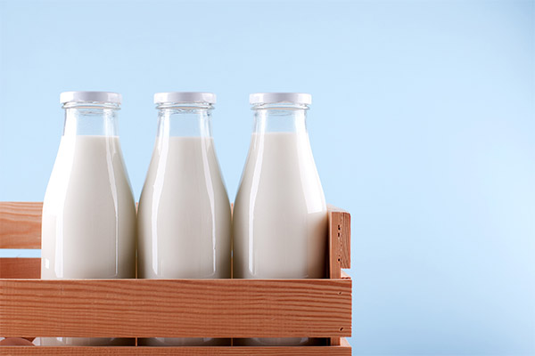 How to Choose and Store Milk