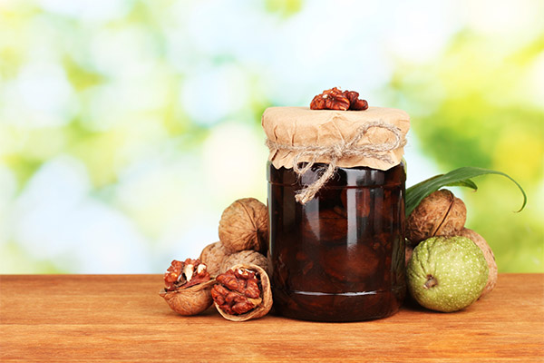 Benefits of green walnut jam
