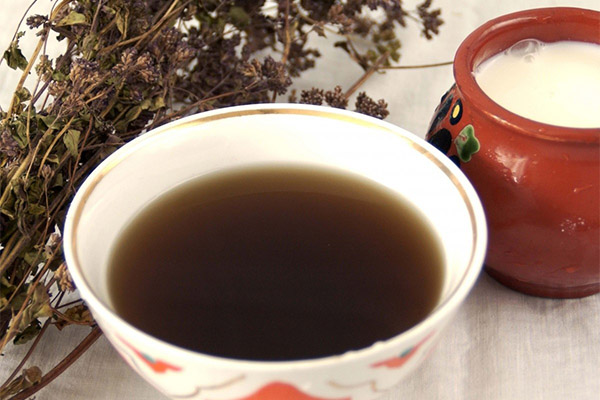 Tea with oregano in medicine