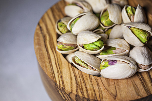 Pistachios in cosmetology