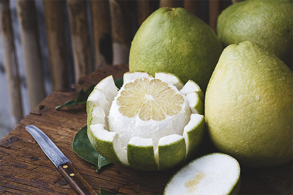 How to peel a pomelo quickly