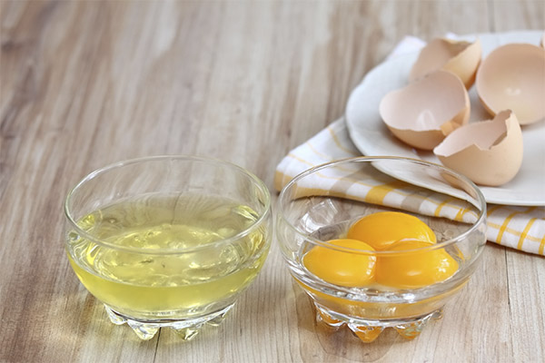 How to separate egg white from yolk in a raw egg