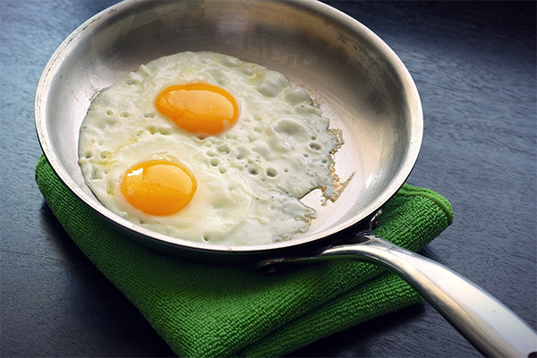 How to cook fried eggs