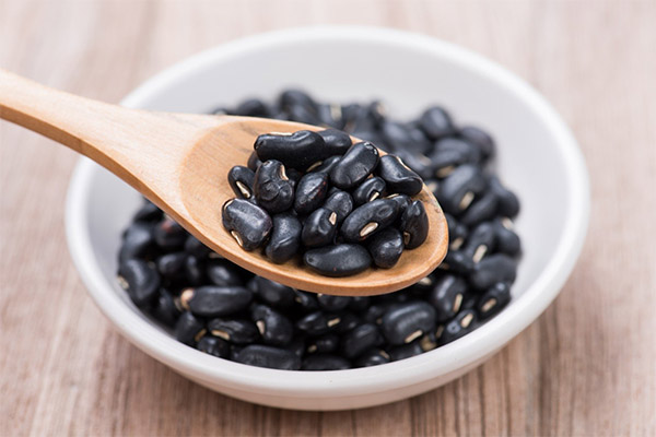 The benefits and harms of black beans
