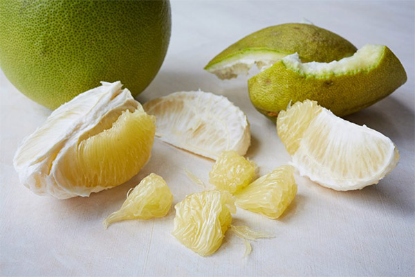 Recipes for traditional medicine based on the pomelo
