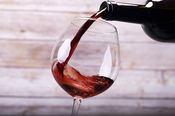 Benefits and Harms of Red Wine