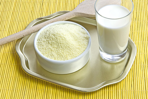 粉ミルクの効用と弊害