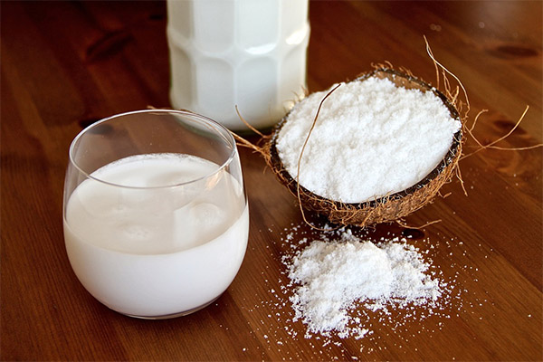 ココナッツの削り節からココナッツミルクを作る方法
