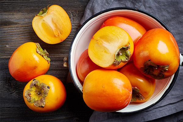 Can we give persimmon to animals?