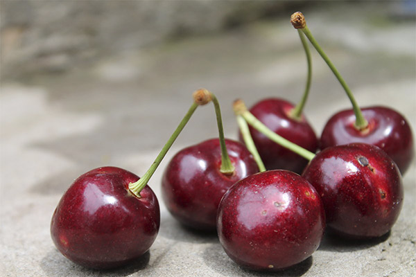 Benefits and Harms of Cherries