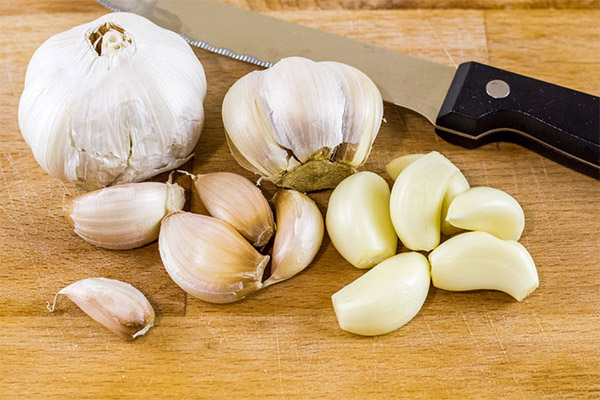 The benefits and harms of garlic