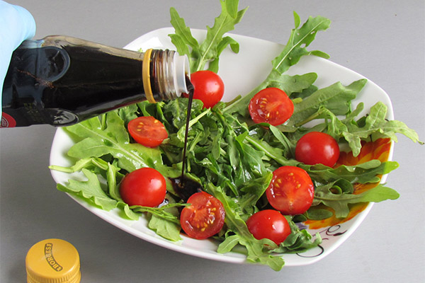 How to use balsamic vinegar in cooking