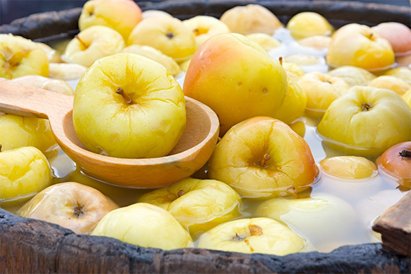 The benefits and harms of dried apples