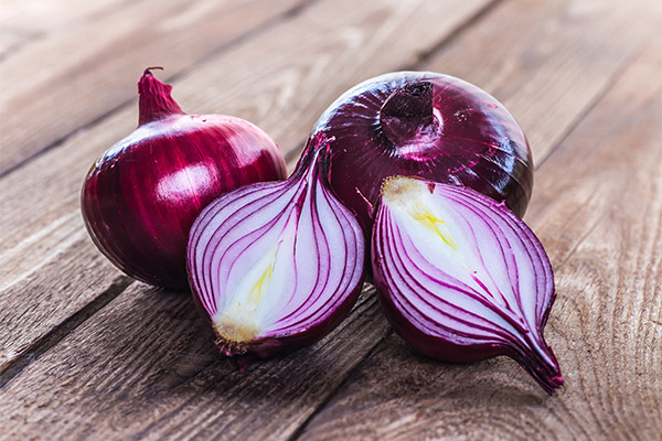 Benefits and harms of blue onions