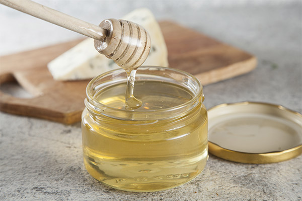 Use of acacia honey in cosmetology