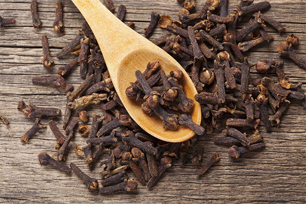 The benefits and harms of cloves