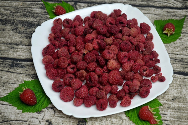 How to Dry Raspberries in the Sun