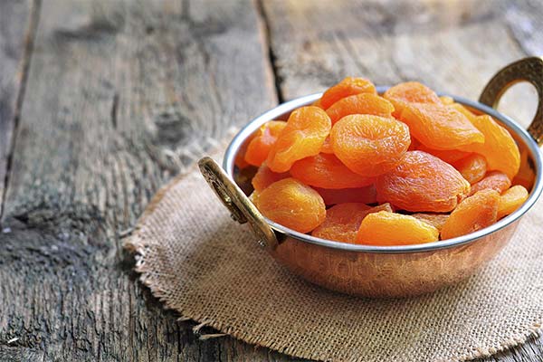 Desserts from dried apricots for a nursing mother