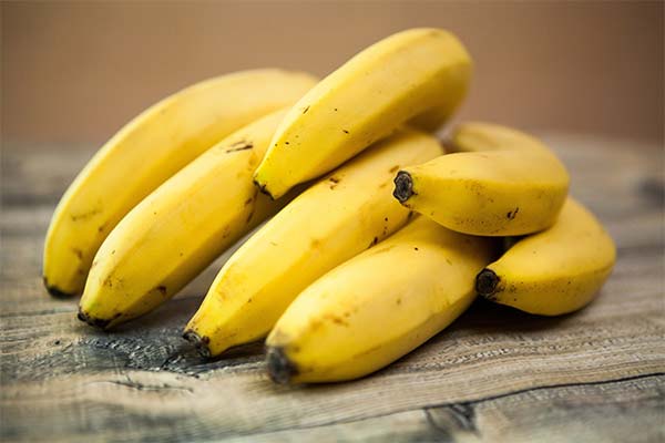 What are the dangers of bananas during lactation