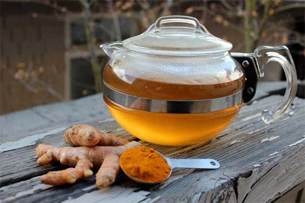 The benefits and harms of turmeric tea