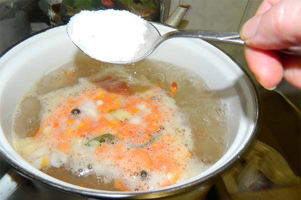 How to remove excess salt from different kinds of soups