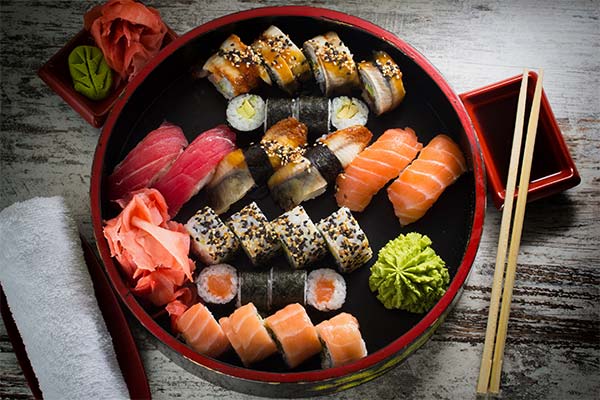 What are the most popular sushi and rolls
