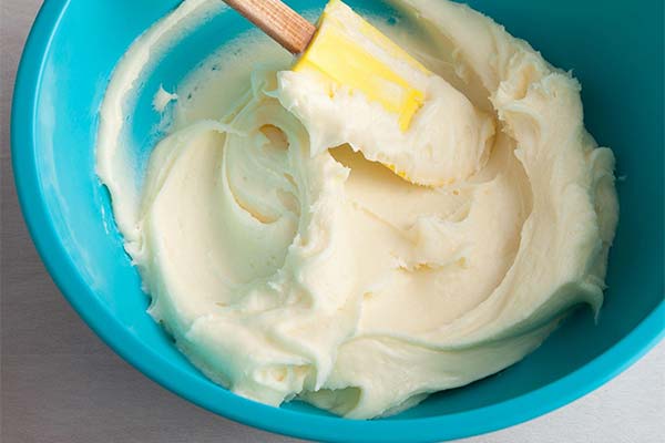 Common mistakes, because of which you can not get a cream cheese