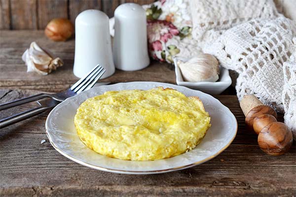 Omelette with sour milk