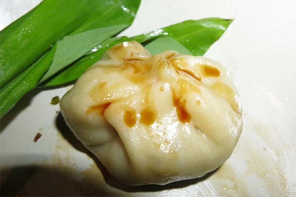 Chinese dumplings with ramson