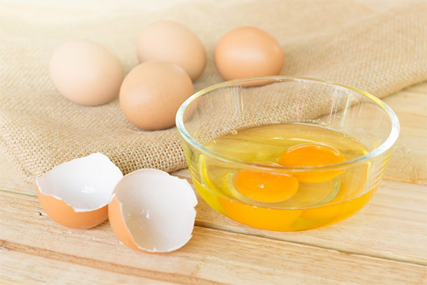 ما هي فوائد بيض الدجاج النيء