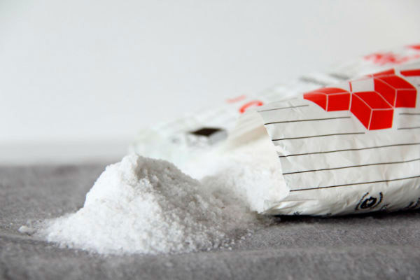 كيفية اختيار وتخزين الملح المعالج باليود